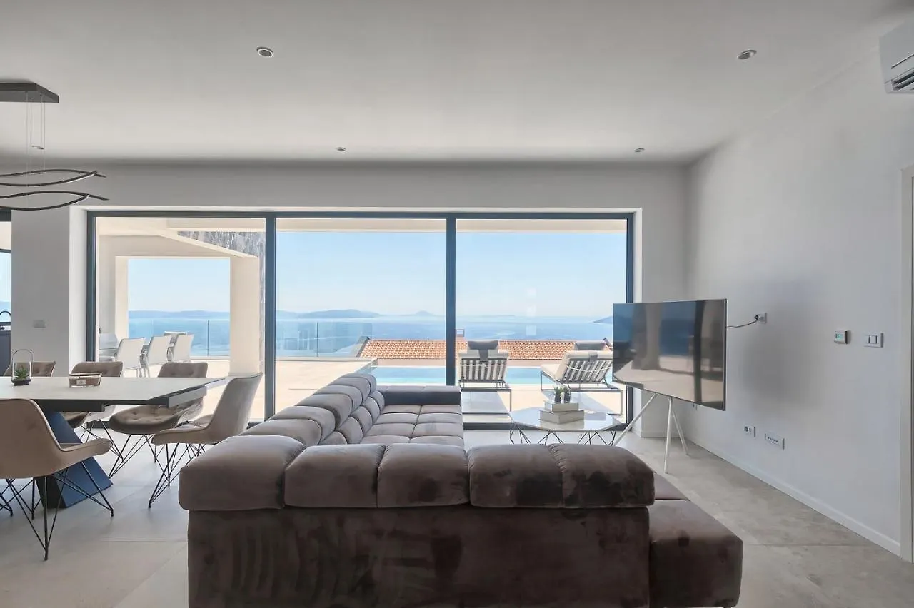 Villa Ateneum With Sea View, Jacuzzi And Infinity Pool Labin   Labin (Istria)