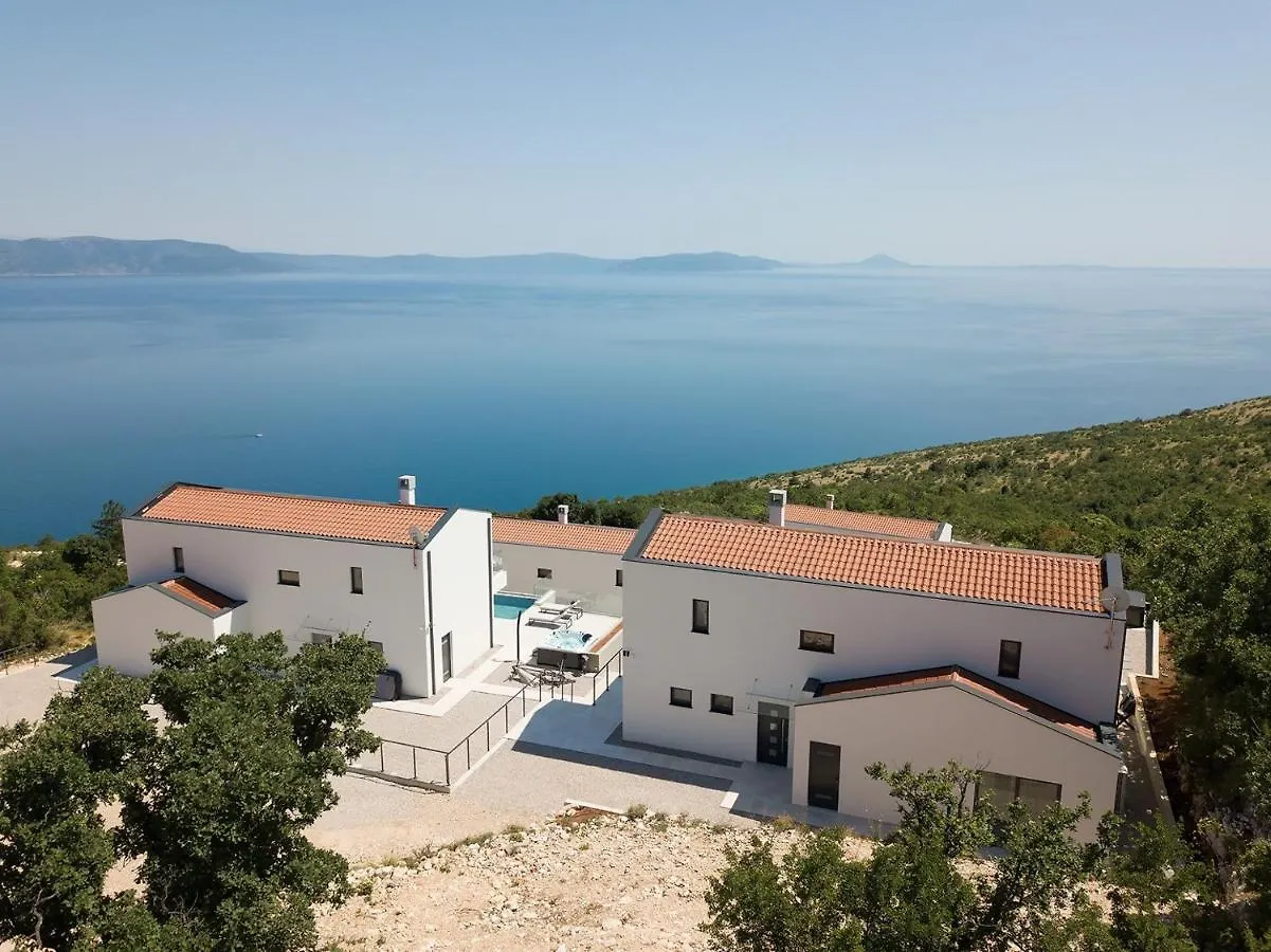 Villa Ateneum With Sea View, Jacuzzi And Infinity Pool Labin