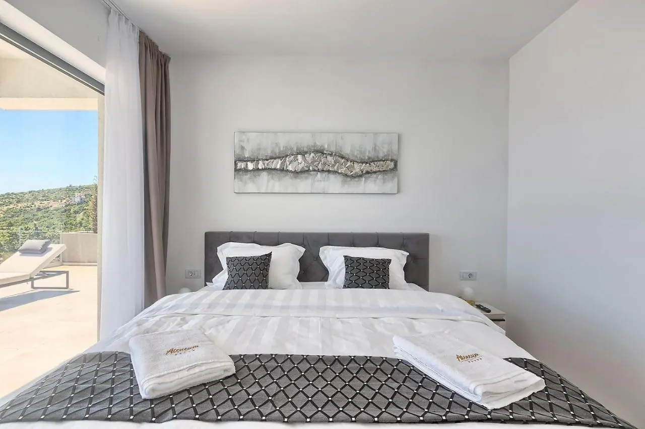 Villa Ateneum With Sea View, Jacuzzi And Infinity Pool Labin